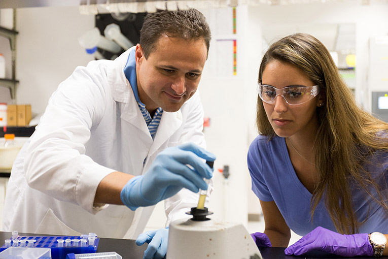UF College of Dentistry ranks No. 5 in NIH research funding